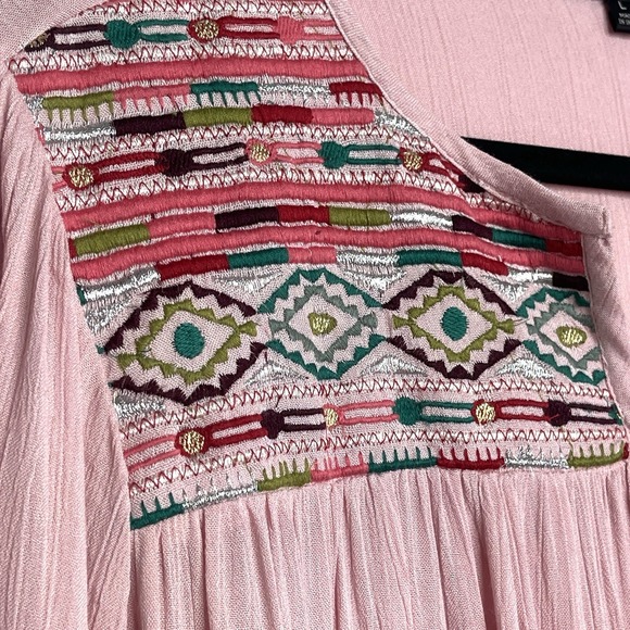 Romeo + Juliet  Couture Pink Embroidered Ruffle Kimono Peasant Top Size Large - Picture 7 of 15